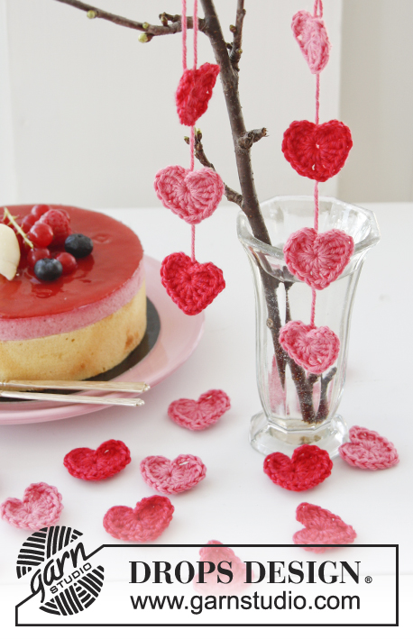 Sweet Valentine / DROPS Extra 0-1077 - DROPS Valentine: Hæklet DROPS hjerte i ”Cotton Merino”