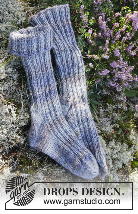 River Socks / DROPS Extra 0-1162 - Knitted DROPS socks for men with rib in 2 strands ”Fabel”.