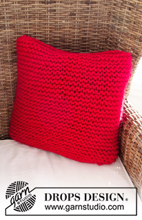 Christmas Comfort / DROPS Extra 0-1184 - DROPS Christmas: Knitted DROPS pillow in garter st and pillow with cable and garter st pattern in 2 strands ”Snow”