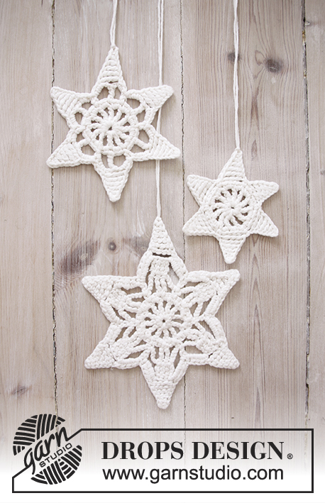 Wishing Stars / DROPS Extra 0-1205 - DROPS Christmas: Crochet DROPS star with lace pattern in ”Cotton Light”.