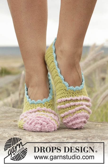 Irina Ballerina / DROPS Extra 0-1281 - Crochet DROPS slippers with lace in 2 strands Alpaca.