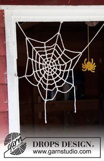 Miss Spider's House / DROPS Extra 0-1426 - Virkatut hämähäkki ja hämähäkinseitti DROPS Paris-langasta. Teema: Halloween.