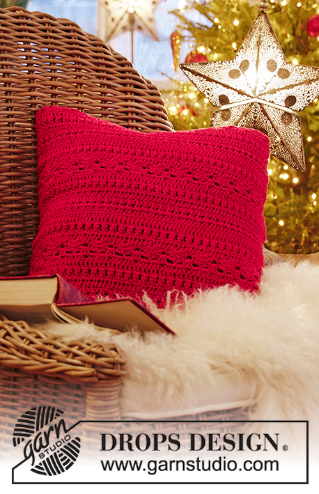 Merry Pillow / DROPS Extra 0-1445 - Funda de cojín a ganchillo con patrón de relieve en DROPS Muskat. Tema: Navidad.