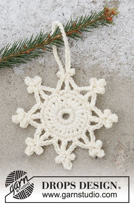 Snow Crystal / DROPS Extra 0-1468 - Gehaakte ster voor Kerst in DROPS Cotton Merino. Thema: Kerst.