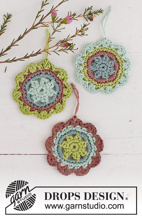 Here Comes Spring / DROPS Extra 0-1538 - Flor crochetada em DROPS Muskat. Tema: Páscoa