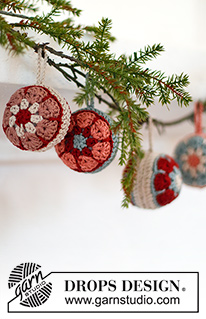 Christmas Flowers / DROPS Extra 0-1546 - Crocheted Christmas balls in DROPS Muskat. Theme: Christmas.