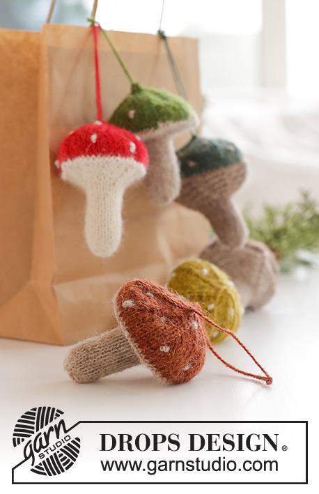 Enchanted Mushrooms / DROPS Extra 0-1584 - Knitted mushroom/Christmas decoration in Alpaca with garter stitch or stockinette stitch and French knots. Work from bottom up. Theme: Christmas.