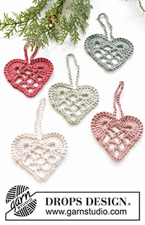 Give You My Heart / DROPS Extra 0-1586 - Crocheted heart/Christmas decoration in DROPS Muskat. Theme: Christmas.