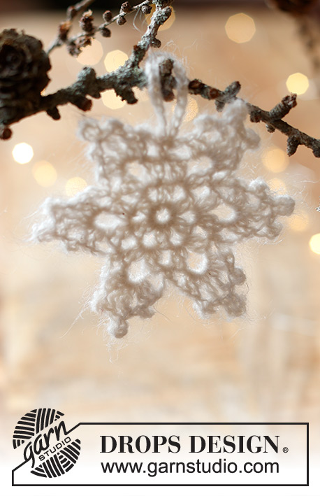 Frozen Star / DROPS Extra 0-1590 - Hvězdička / sněhová vločka háčkovaná z příze DROPS Kid-Silk. Motiv: Vánoce.