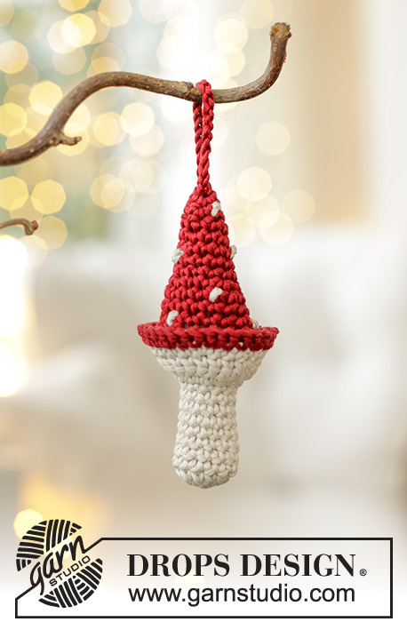 Lucky Mushrooms / DROPS Extra 0-1610 - Crocheted Christmas mushroom in DROPS Muskat. Theme: Christmas