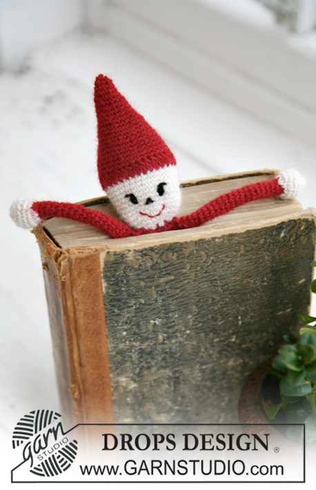 Elf Help / DROPS Extra 0-565 - Gehaakte boekenlegger in de vorm van een kerstman in DROPS Alpaca. Thema: Kerst.