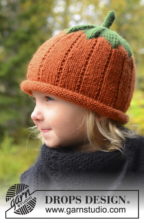 Sweet Pumpkin / DROPS Extra 0-966 - Cappello a forma di zucca per neonati e bambini lavorato ai ferri in DROPS Karisma. Taglie: 0 - 8 anni. Tema: Halloween