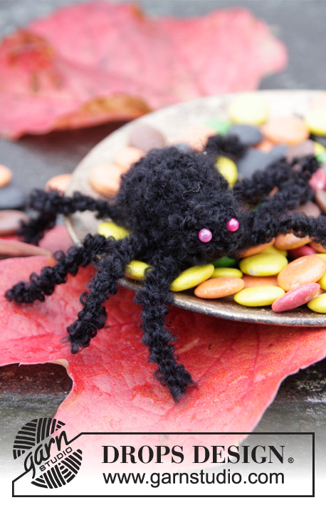 Aragog / DROPS Extra 0-967 - Halloween DROPS: pająk na szydełku, z włóczki „Symphony” lub „Alpaca Bouclé”.