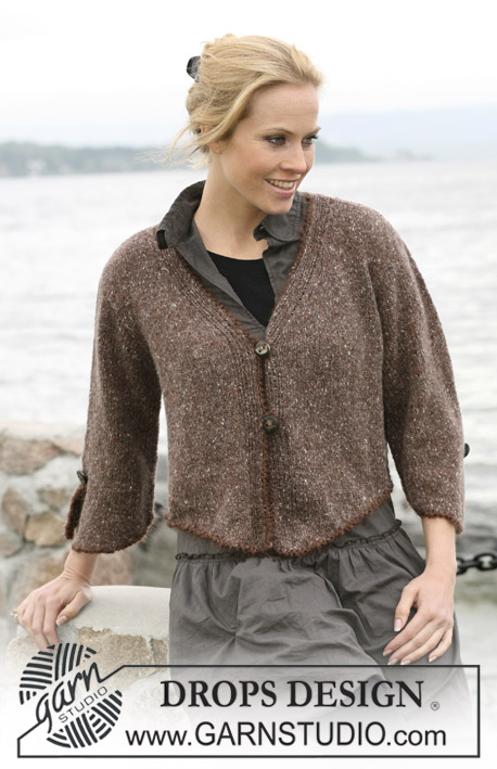 DROPS 103-19 - Short wide DROPS jacket in ”Angora-Tweed”. Size S to XXXL