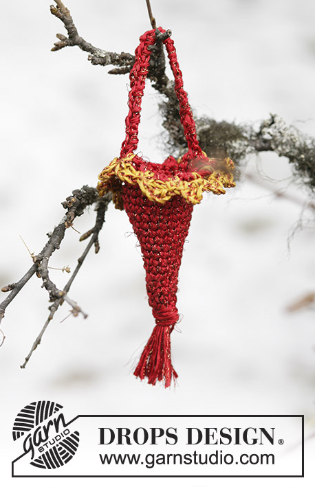 DROPS 104-47 - Vánoční kornout s krajkovým lemem z příze „Cotton Viscose“ a „ Glitter“.   