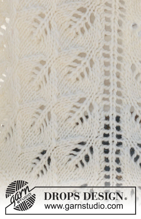 Folie / DROPS 112-2 - Knitted DROPS shawl with lace pattern in ”Snow”.