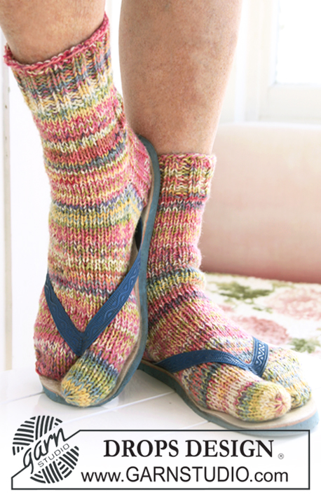 DROPS 119-44 - Ponožky s odděleným palcem pletené z dvojité příze DROPS Fabel. Velikost: 32-43.