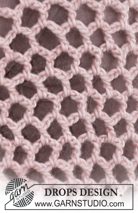 Flamingo / DROPS 123-22 - Crochet DROPS shawl in ”Snow” and ”Vivaldi”. 