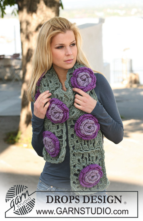 Field of Lilies / DROPS 124-7 - Crochet DROPS scarf with flowers in ”Snow”. 