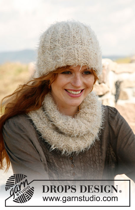 Cozy / DROPS 131-32 - Set consists of: Knitted DROPS hat and neck warmer in English rib in “Symphony” and “Alpaca Bouclé”. 