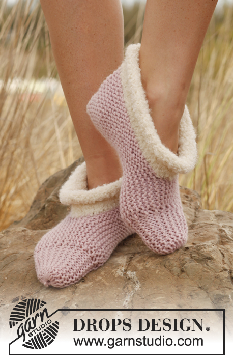 Julia / DROPS 137-35 - Knitted DROPS slippers in ”Nepal” with edge in “Alpaca Bouclé”.