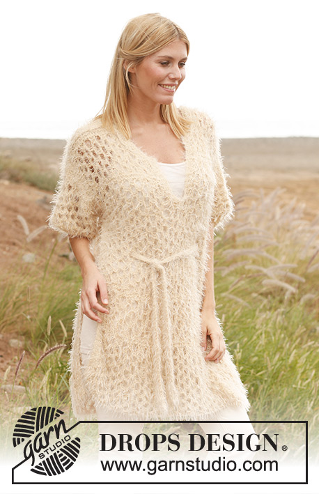 Beach Princess / DROPS 138-16 - Knitted DROPS poncho with lace pattern in ”Symphony” or Melody. Size: S - XXXL.