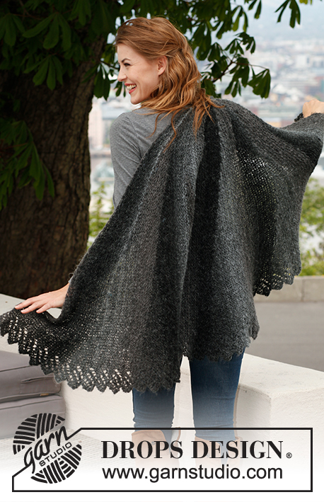 Marianna / DROPS 140-3 - Knitted DROPS shawl with short rows in Verdi.