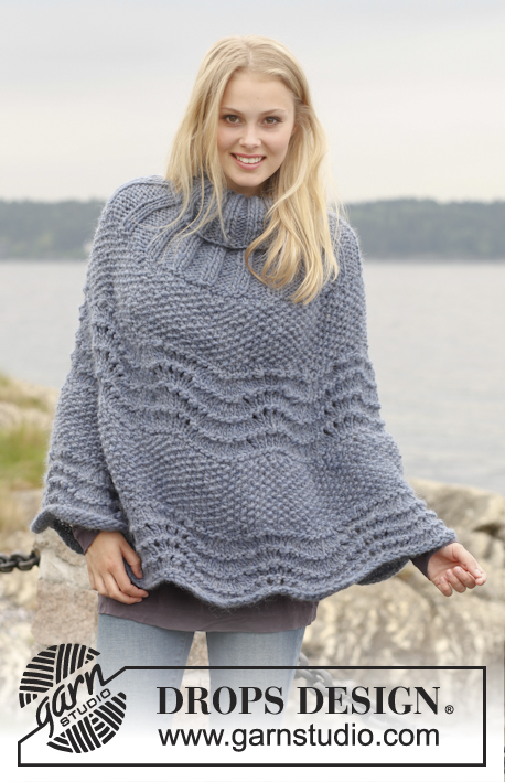 Ronja / DROPS 149-5 - Knitted DROPS poncho with wavy pattern and moss st in ”Snow”. Size: S - XXXL.