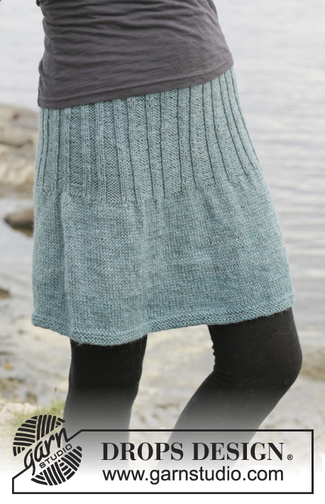 Angel Falls Skirt / DROPS 156-8 - Jupe DROPS en jersey avec côtes, tricotée de haut en bas (“ top down ”), en ”Karisma”. Du S au XXXL.
