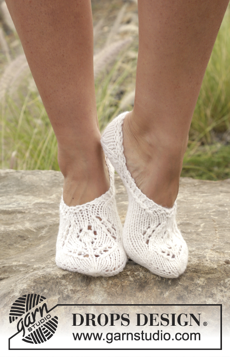 Snow Fairy / DROPS 168-25 - Knitted DROPS slippers with lace pattern in Nepal. Size 35-43