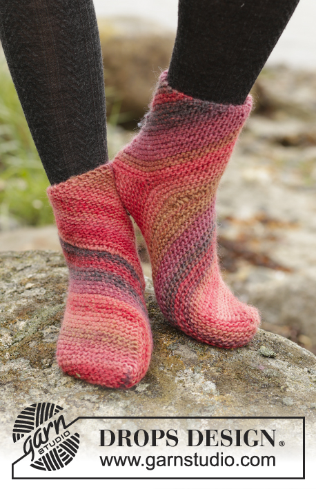 Red Sand / DROPS 171-40 - Knitted DROPS socks in garter st in ”Big Delight”. Worked diagonally. Size: 35-43.