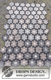 Midnight Flurries / DROPS 173-24 - Couverture DROPS composée d'hexagones au crochet, en ”Nepal”.
