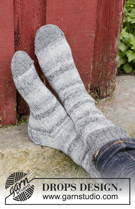 Trails End / DROPS 174-6 - Knitted DROPS socks for men with stockinette st and rib in ”Fabel”.