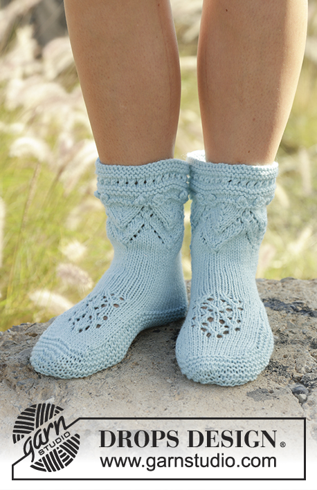 Mary's Place / DROPS 178-51 - Knitted slippers with lace pattern in DROPS Nepal. Sizes 35 - 42.