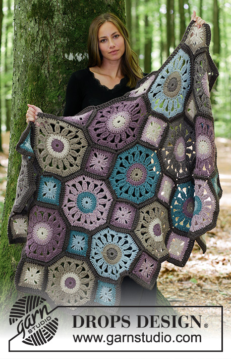 Gypsy Wagon / DROPS 180-9 - Crochet blanket with octagons and squares.
The piece is crocheted in DROPS Andes.