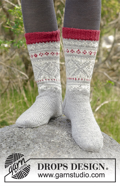 Narvik Socks / DROPS 183-4 - Ponožky s norským vzorem pletené z příze DROPS Karisma. Velikost: 35-46.