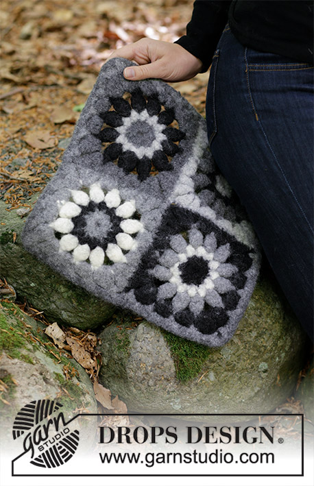 Black Flowers / DROPS 184-36 - Almofada de cadeira feltrada, composta por quadrados em croché, em DROPS Snow