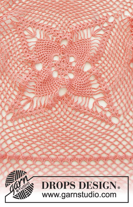 Butterfly Queen / DROPS 186-11 - Casaco crochetado em forma de quadrado, com ponto rendado, em DROPS Flora. Do S ao XXXL