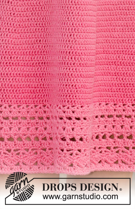 Primrose Dress / DROPS 186-2 - Kjole med hulmønster og rundt bærestykke, hæklet oppefra og ned. Størrelse S - XXXL. Arbejdet er hæklet i DROPS Cotton Merino.