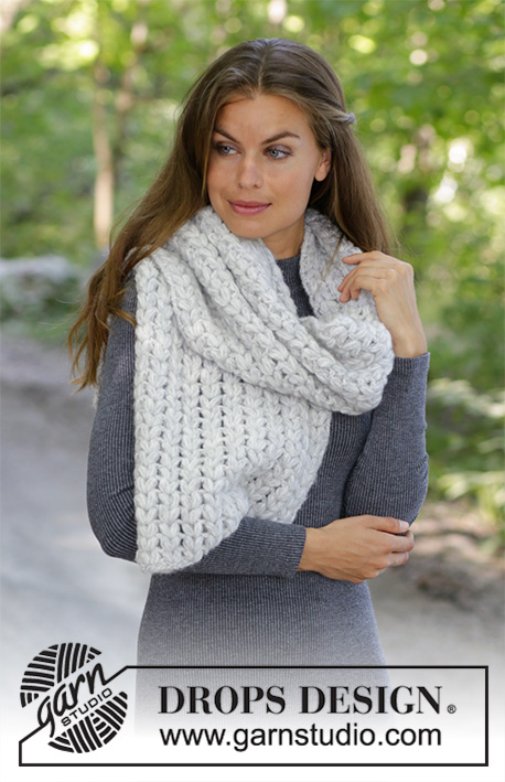 Fluffy Hug / DROPS 192-37 - Crocheted scarf in DROPS Air. Piece is crocheted with puff stitches formed as hearts.