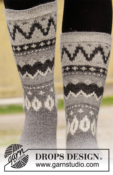 Steingard Socks / DROPS 193-15 - Ponožky s norským vzorem pletené z příze DROPS Nord. Velikost 35 až 43.