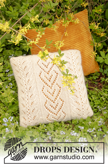 The Pearl Pillow / DROPS 198-23 - Knitted pillow with lace pattern in DROPS Nord and DROPS Kid-Silk. Fits pillow 45 x 45 cm.