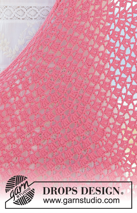 Watermelon Slice / DROPS 202-37 - Crocheted shawl in DROPS Cotton Merino. The piece is worked top down with lace pattern.