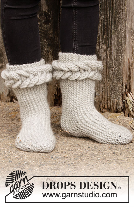 Snow Braid / DROPS 203-35 - Knitted slippers with cable and in garter stitch in DROPS Snow. Piece is knitted sideways with short rows and a cable. Size 35-42.