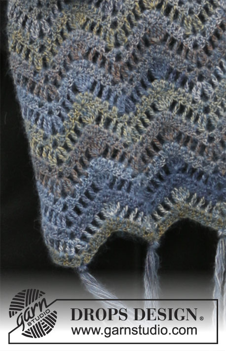 Oceanic Scarf / DROPS 204-56 - Crocheted stole with zig-zags in DROPS Delight and DROPS Kid-Silk.