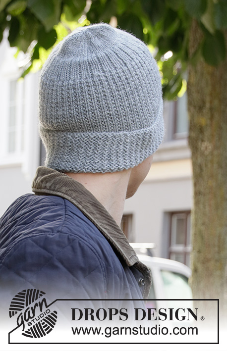 Polar Protector / DROPS 208-18 - Knitted hat / hipster hat for men with textured pattern in DROPS Karisma or DROPS Lima.