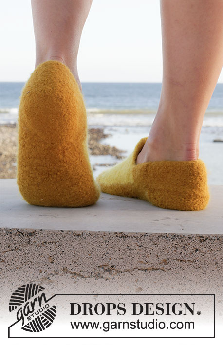 Good Morning Sunshine / DROPS 209-17 - Felted slippers in DROPS Alaska. The piece is worked back and forth in one piece, which is then sewn together before felting. Sizes 35-46 = 5-13.