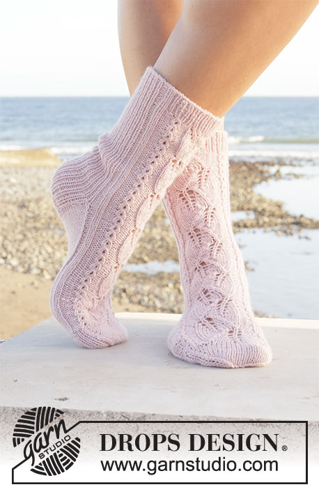 Fairy Dancers / DROPS 209-25 - Knitted socks in DROPS Nord. Piece is knitted top down with leaf pattern and rib. Size 35 to 43 = 5 to 10 1/2