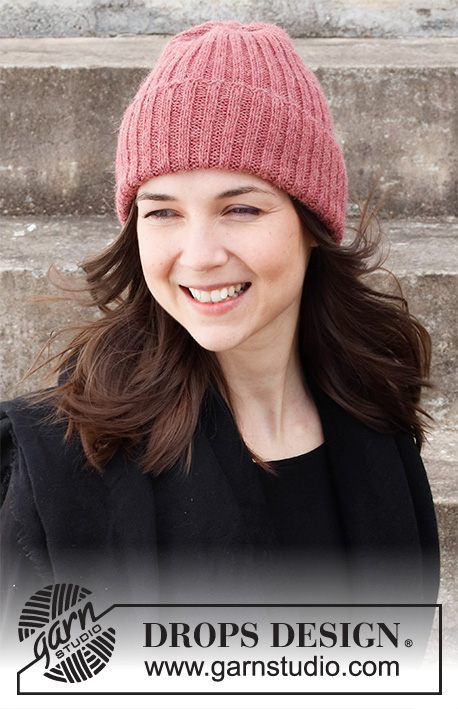 City Hat / DROPS 214-4 - Knitted beanie / hipster hat in DROPS Alpaca. The piece is worked in rib.