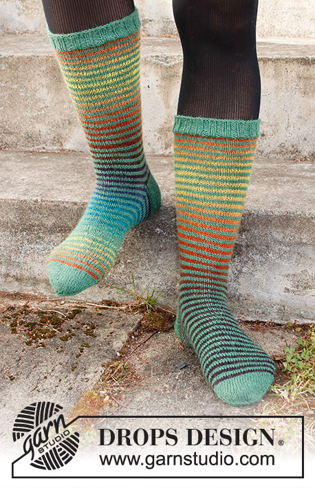 Green Zone / DROPS 214-57 - Knitted socks with stripes in DROPS Delight and DROPS Nord. Worked top down. Size 35-43.